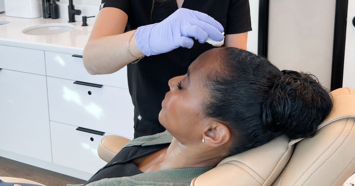 8 ways to combat acne scars with cosmetic dermatology 